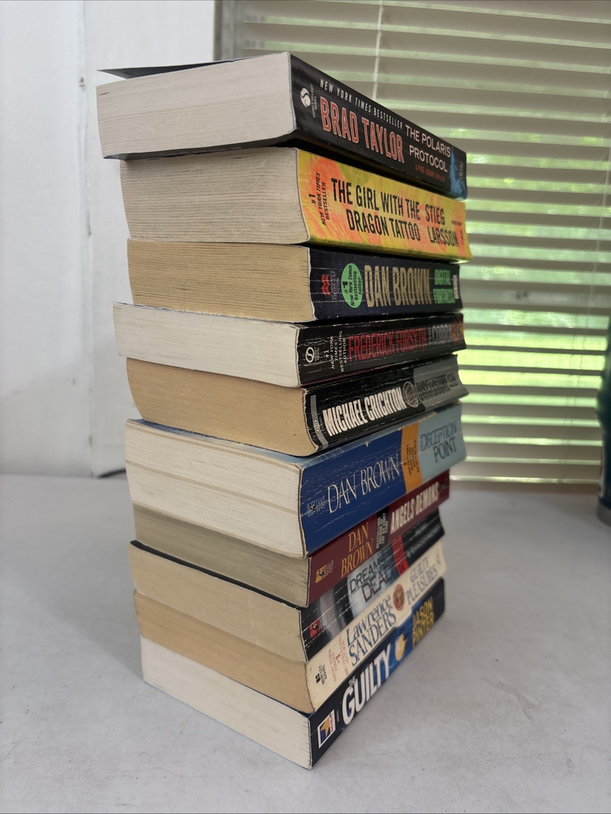 Lot of 10 – Mystery and Thrillers – Mixed Authors – FREE SHIPPING