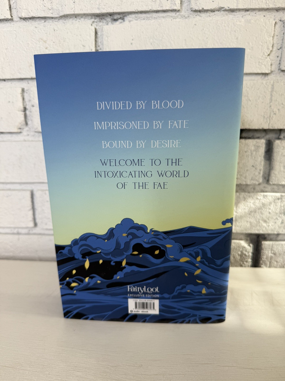 Faebound by Saara El-Arifi FairyLoot Signed Exclusive Edition Sprayed Edges