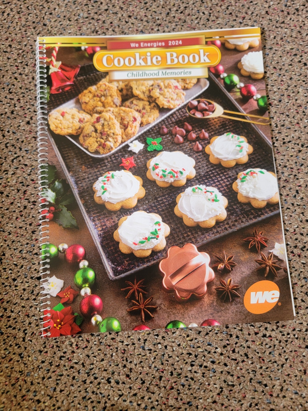 Lot Of 10 WE Energies Christmas Cook Books
