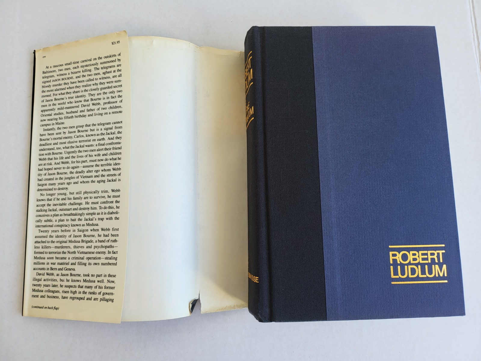 The Bourne Ultimatum by Robert Ludlum (1990, Random House) FIRST EDITION! HC, DJ
