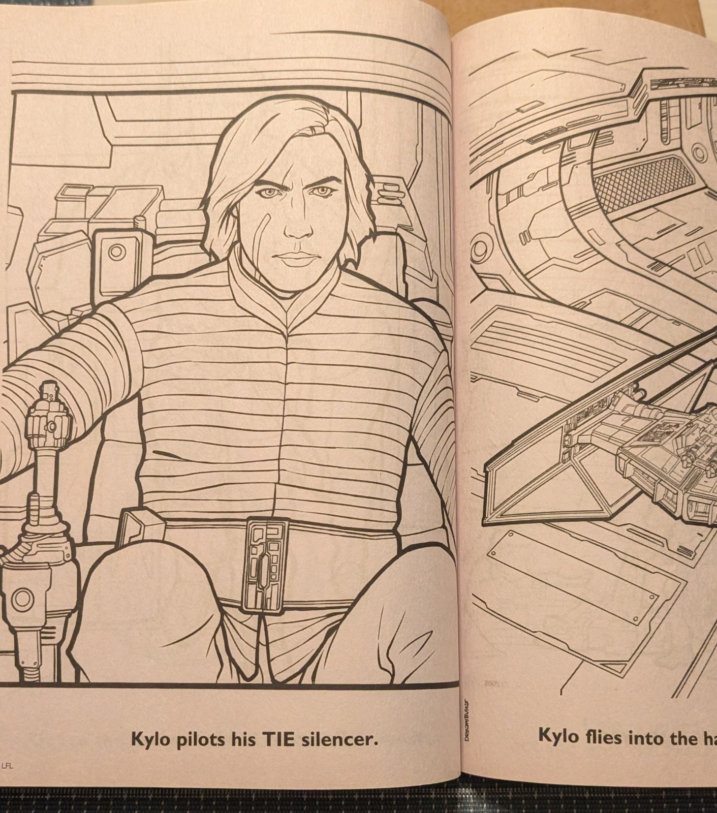 2022 Star Wars May The Force Be With You Jumbo Colortivity Book