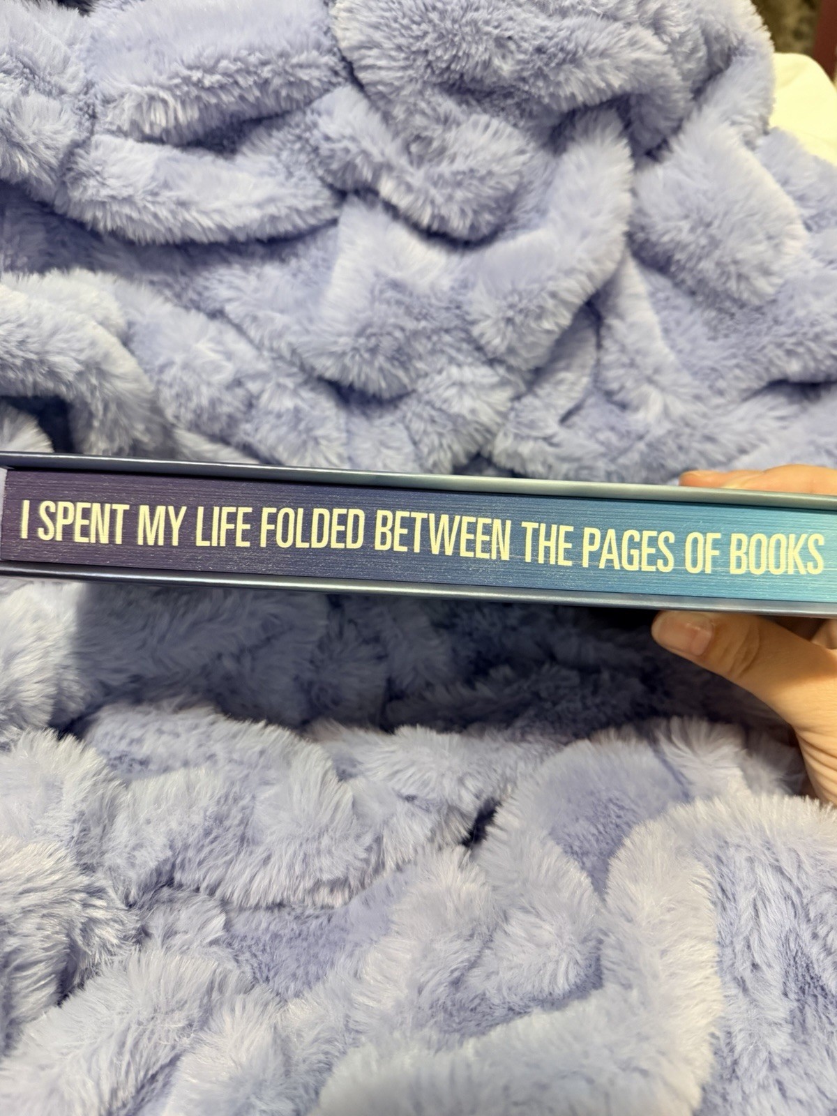 Shatter Me Collector’s Deluxe Limited Edition by Mafi, Tahereh Sprayed Edges HC