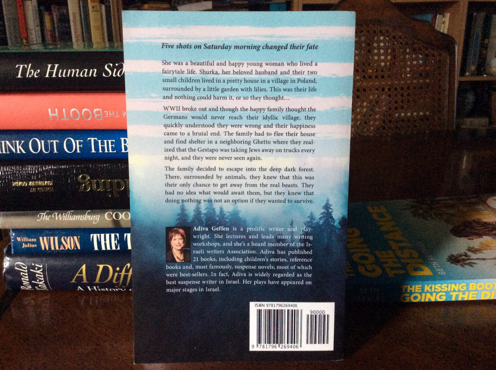 Surviving The Forest A Novel by Adiva Geffen (2018 Paperback) Like New