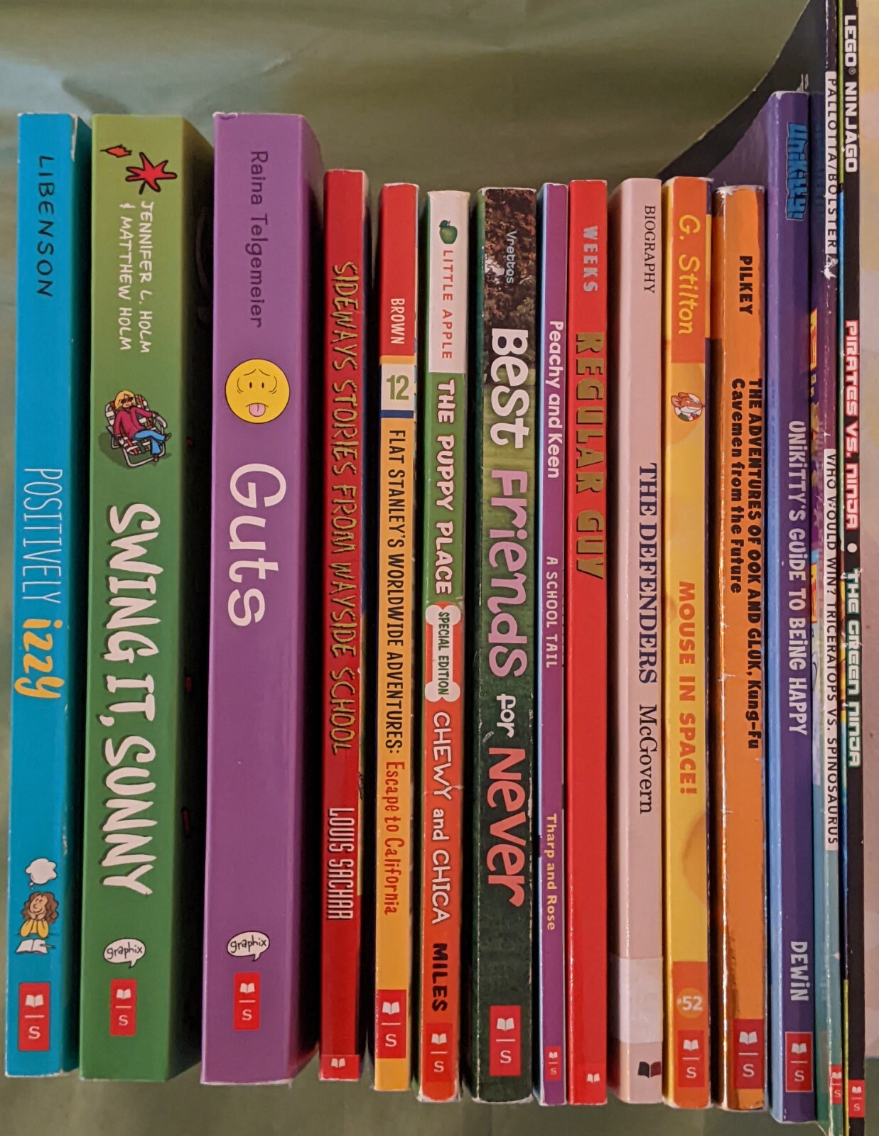 Mixed Lot of 16 Scholastic Press Books, Recent, All in Good Condition