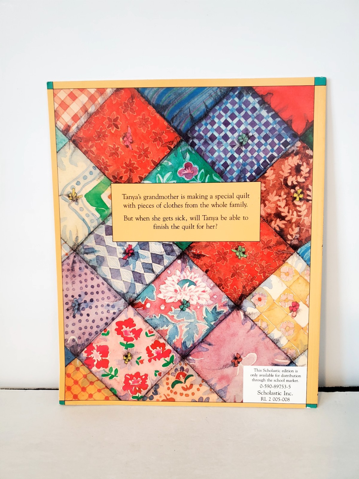 “The Patchwork Quilt” Softcover Book (By: Valerie Flournoy), (1996), Scholastic