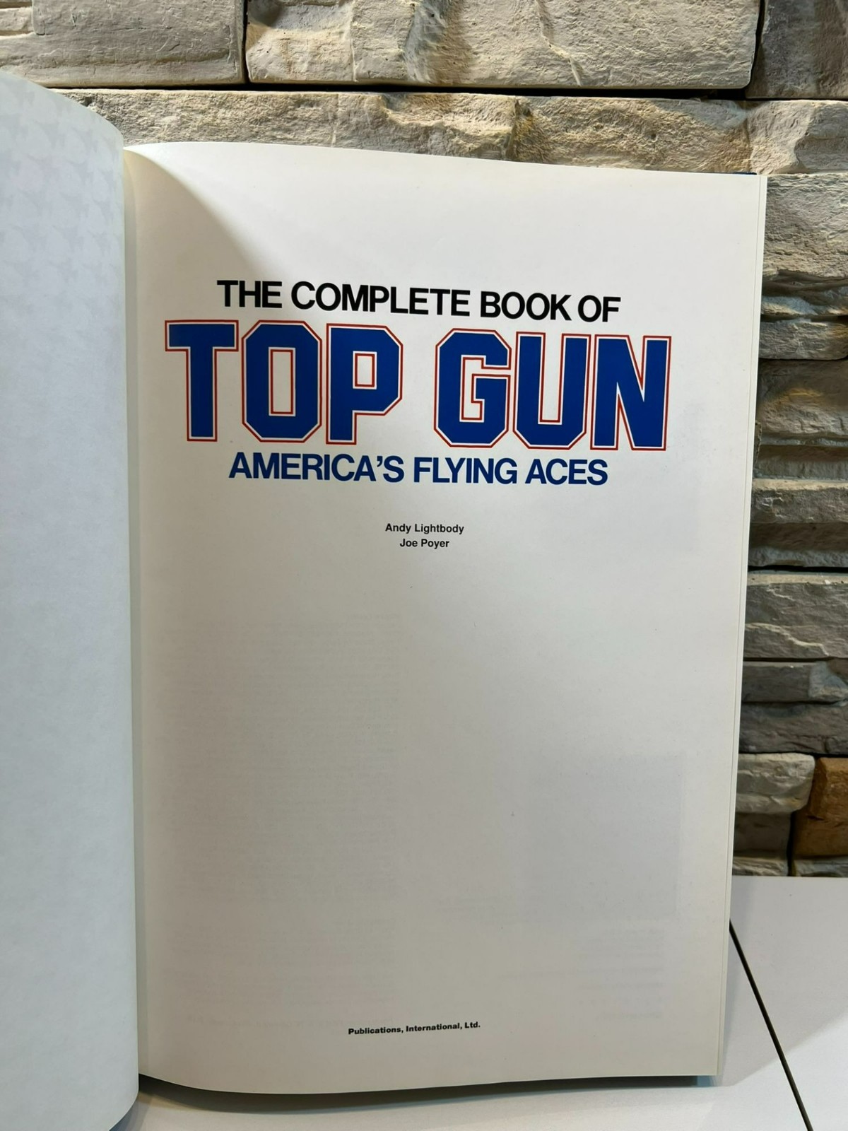 The Complete Book of Top Gun by Andy Lightbody and Joe Poyer 1990 HCDJ