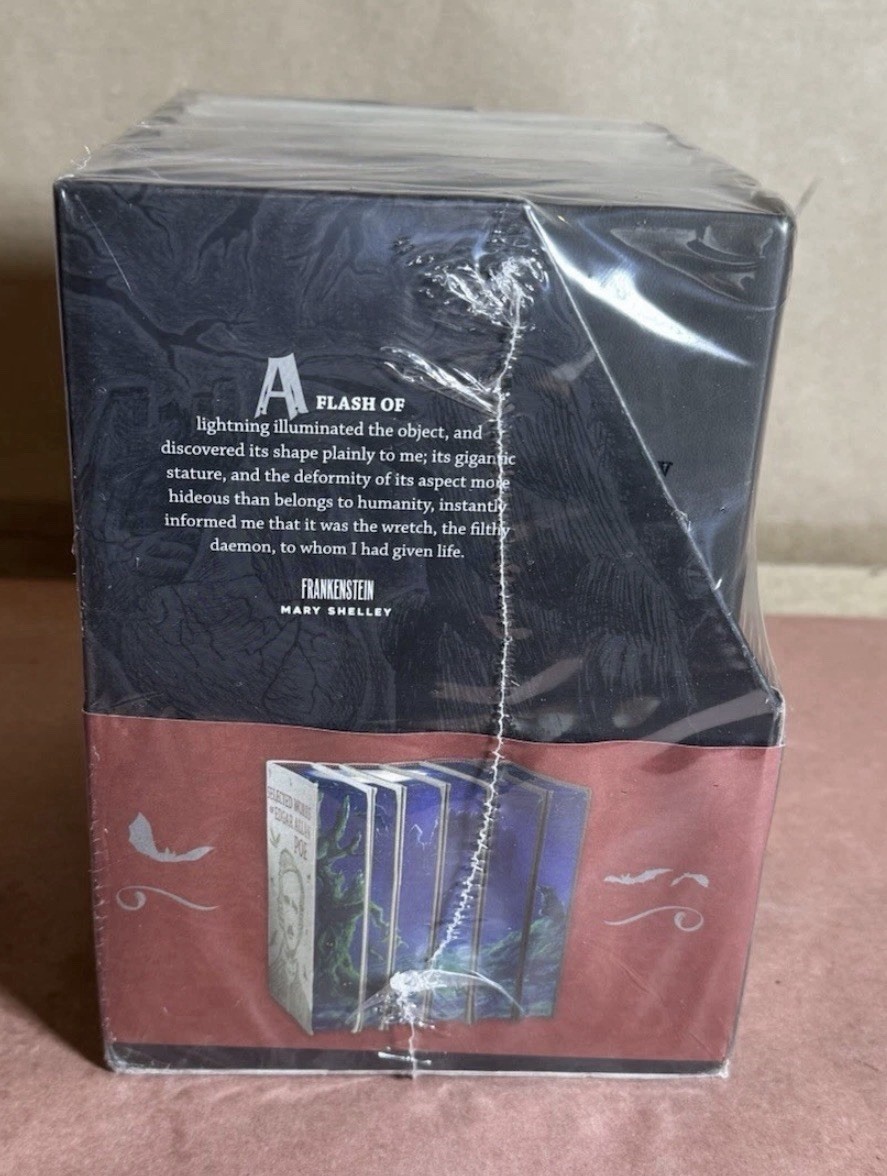 Horror Collection Word Cloud Classics Box Set – Art Page Edges – Sealed
