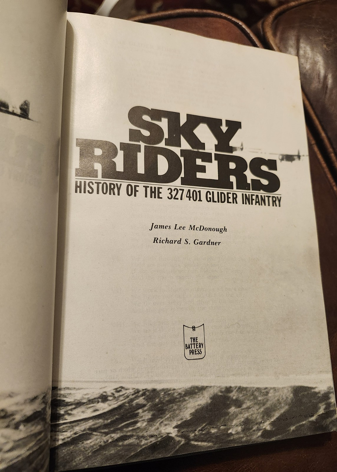 WWII, Skyriders, History of the 327/401 Glider Infantry, 1st, HBDJ, 1980, Illus