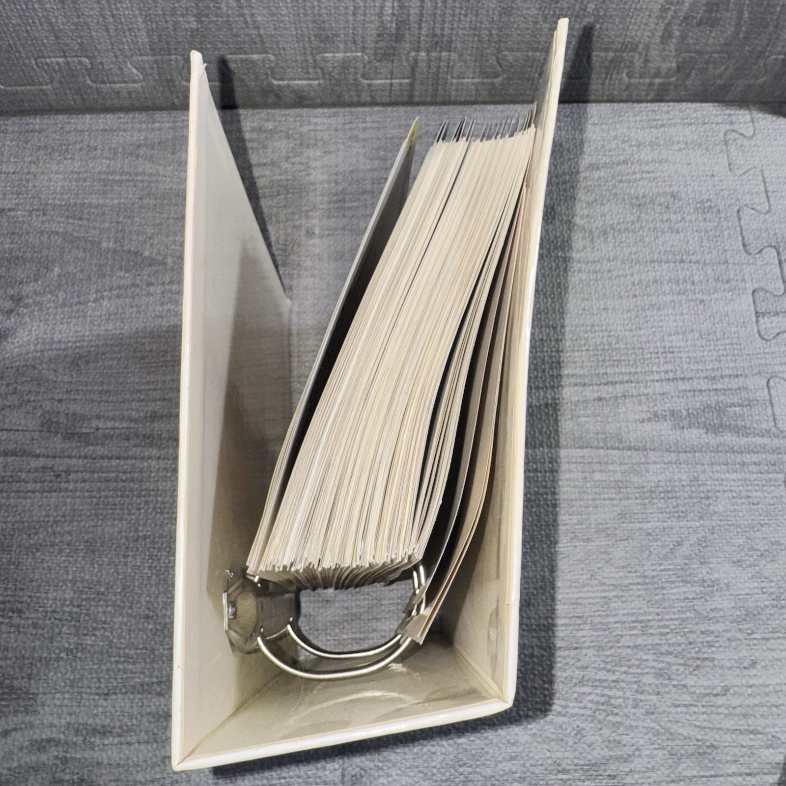 Vtg Quick N Easy Crocheting Book 2 Ring Binder Over 100 pages with 18 Dividers
