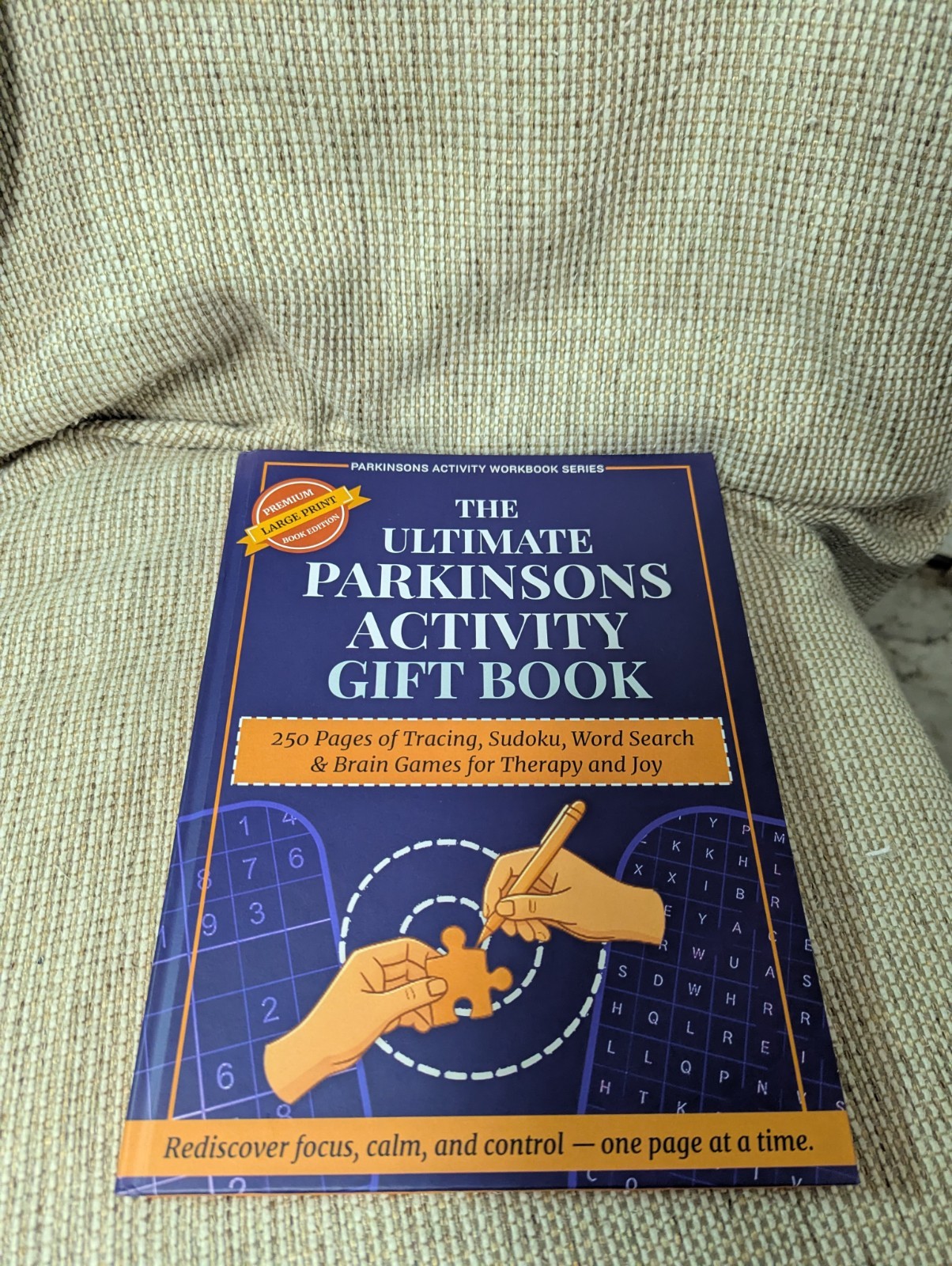 The Ultimate Parkinson’s Activity Gift Book: 250 Pages of Tracing, Sudoku, Word