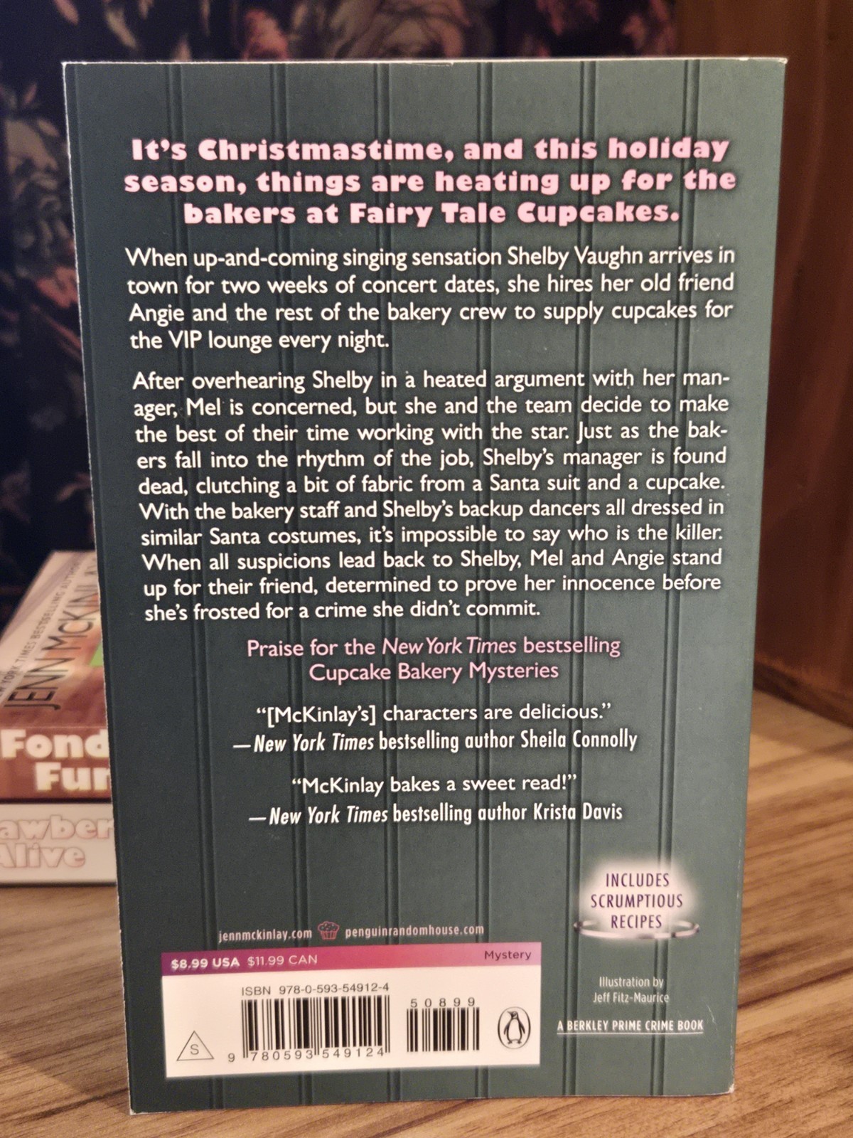 A Cupcake Bakery Mystery By Jenn McKinlay Lot of Four Cozy Mysteries