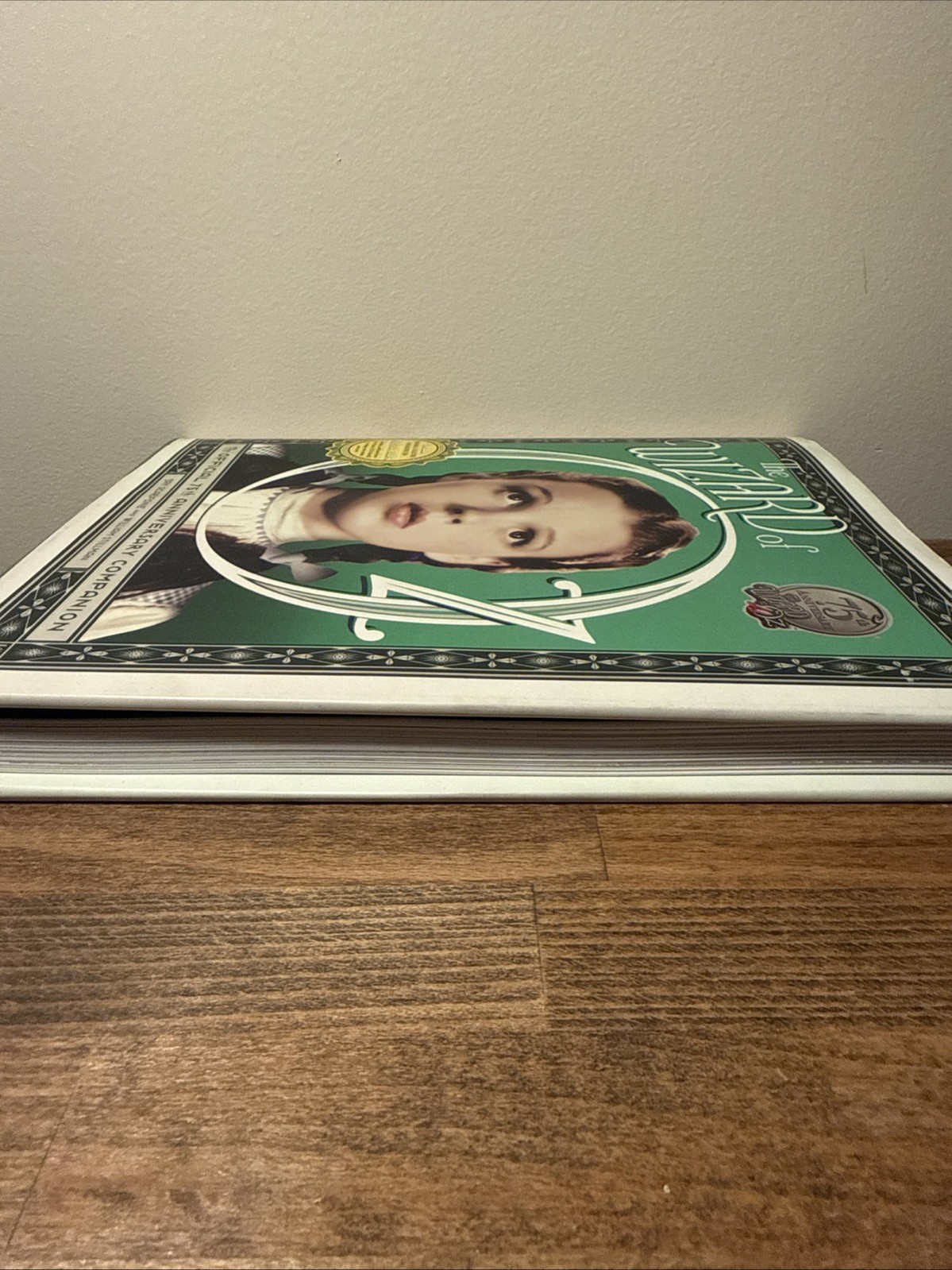 The Wizard of Oz: Official 75th Anniversary Companion Book w/ Memorabilia DS20