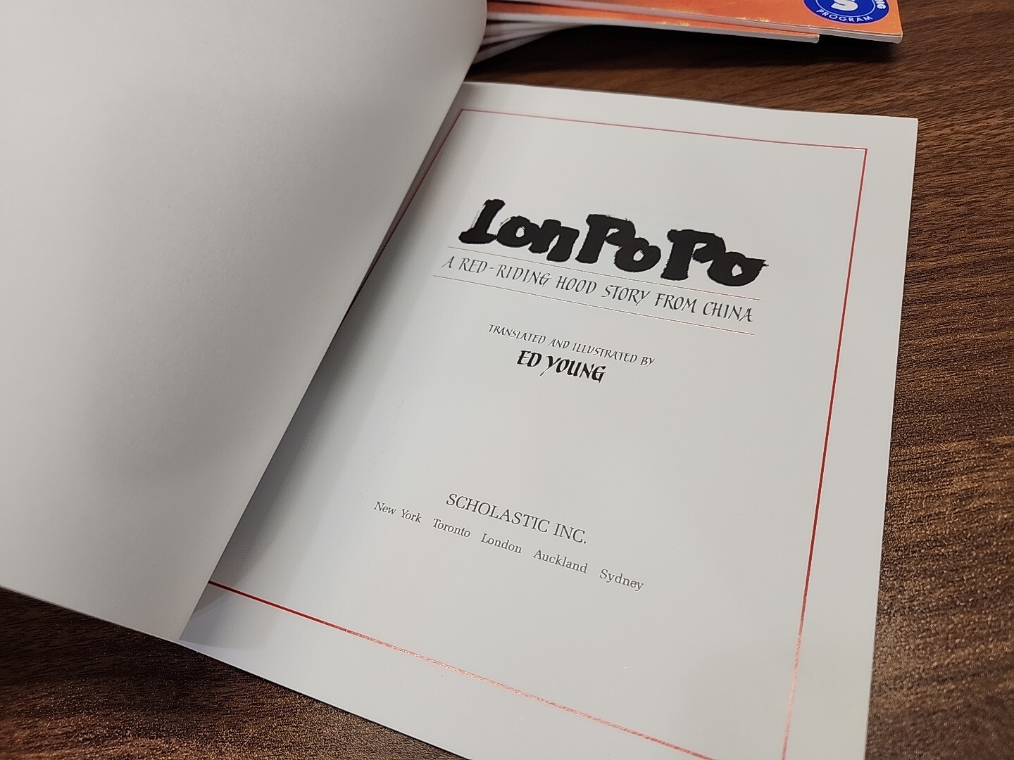 (12) Lon Po Po: A Red-Riding Hood Story from China by Ed Young ~ Classroom Set