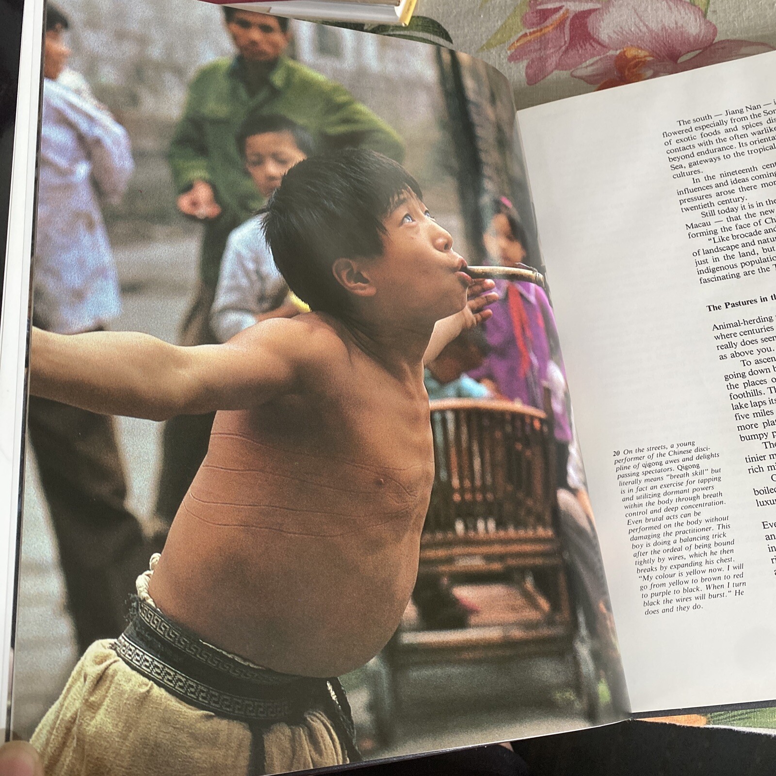 CHINA UNKNOWN by David Bonavia, HCDJ 1985 1st Ed., Beautiful Photographs