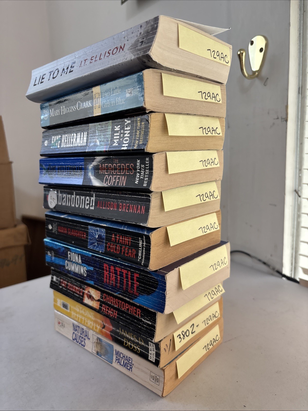 Lot of 10 – Mystery and Thrillers – Mixed Authors – FREE SHIPPING