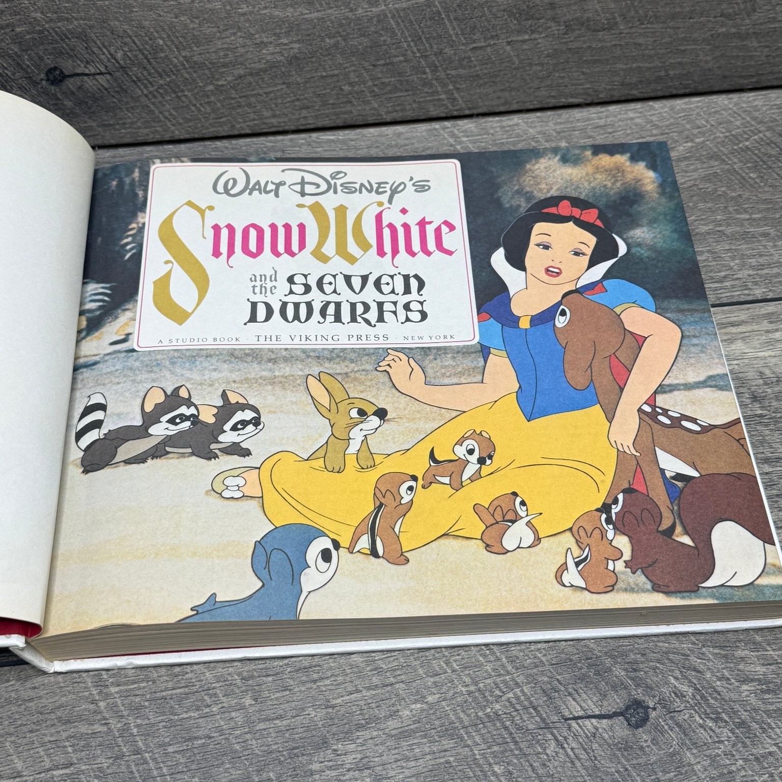Snow White and the Seven Dwarfs Walt Disney 1979 Illustrated Hardcover Viking