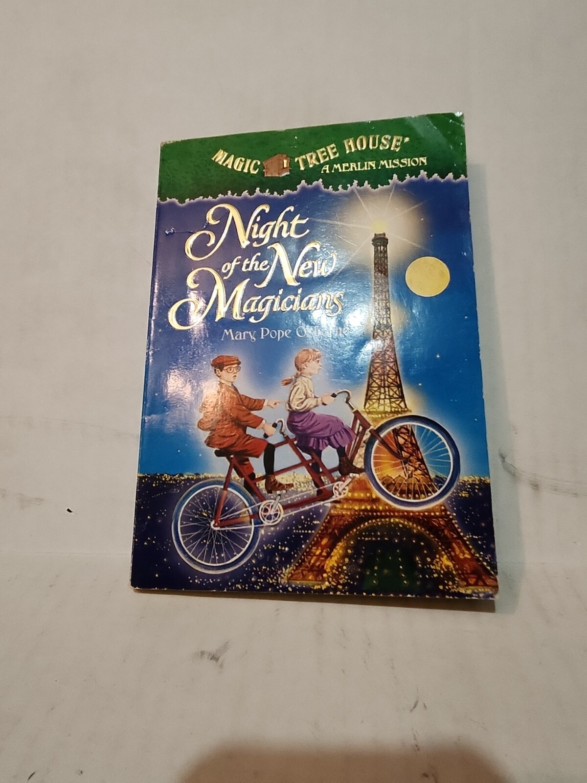 Night of the New Magicians Magic Tree House Mary Pope Osborne.