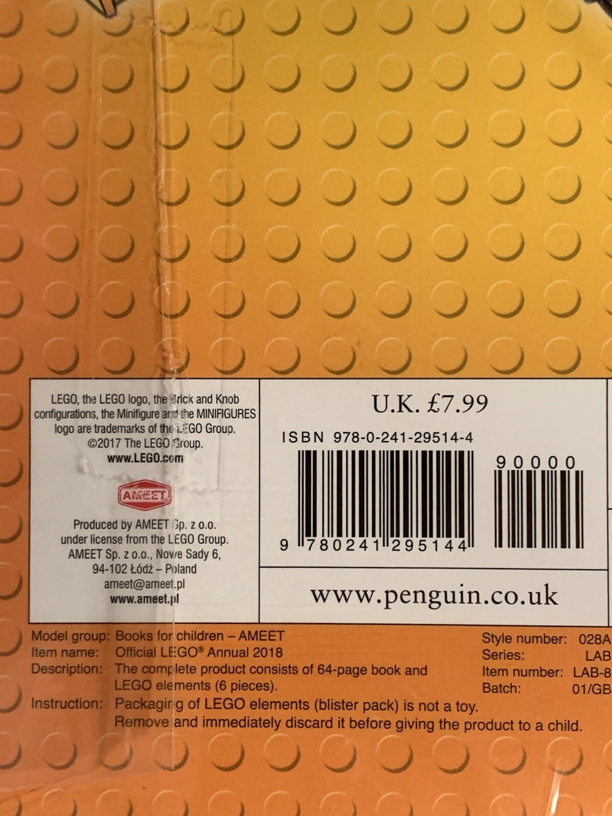 2018 Lego Official Annual Activity Book With Bonus Mini Figure Collectible