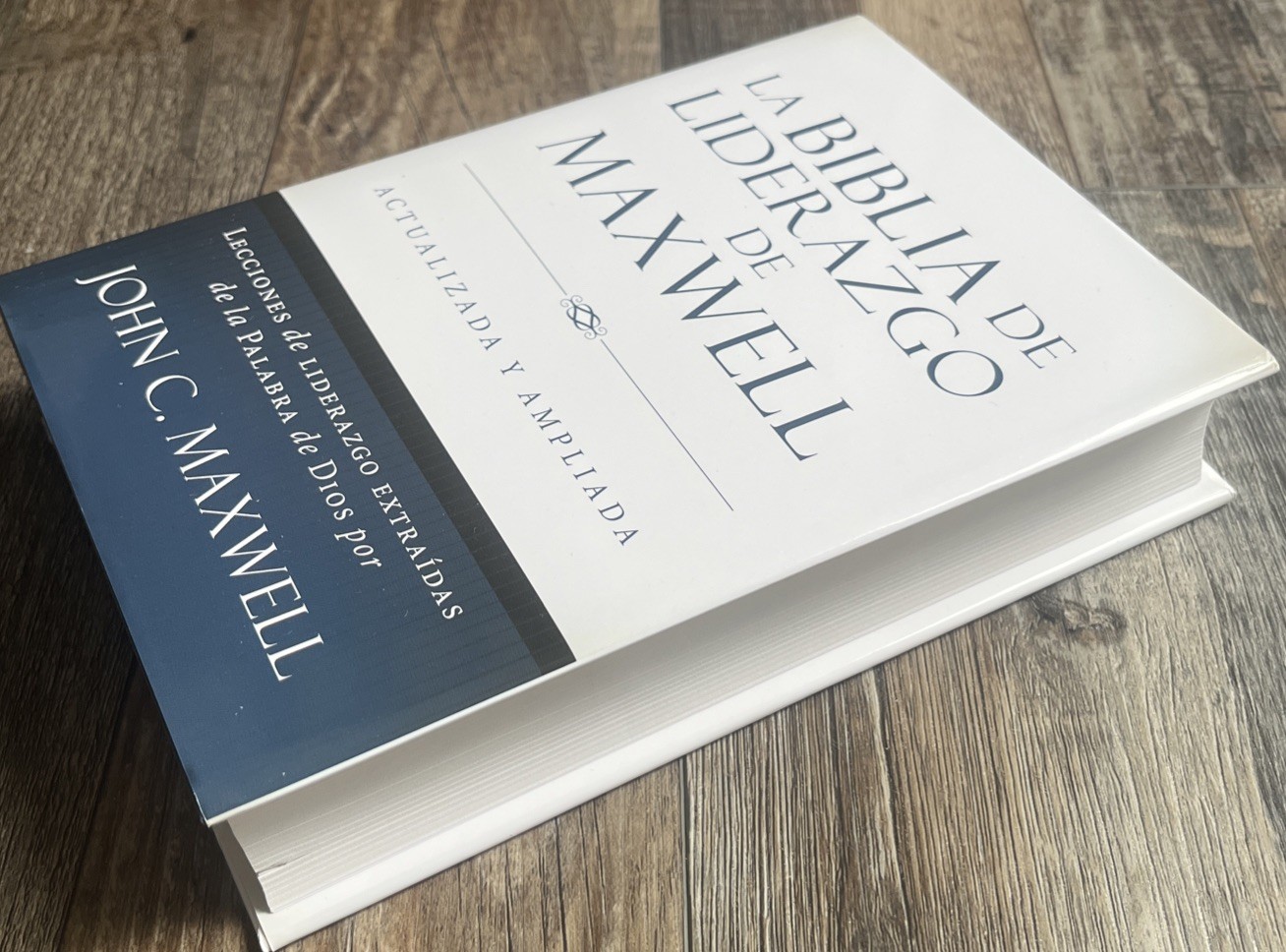 La Biblia de Liderazgo de Maxwell Rvr60- Tamano Manual by John C Maxwell: New