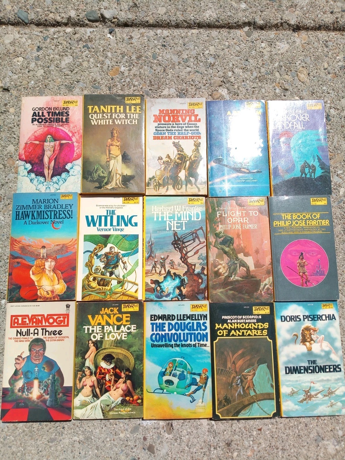 Large Lot 81 Vintage DAW Science Fiction PBs Nice Cnd Great Variety Fst Ship