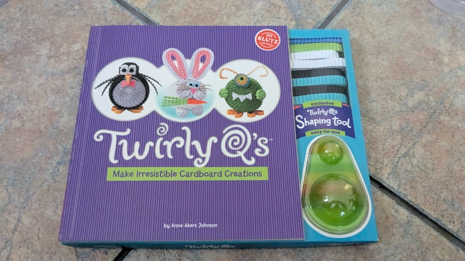 Twirly Q’s : Make Irresistible Cardboard Creations by Anne Akers Johnson NEW
