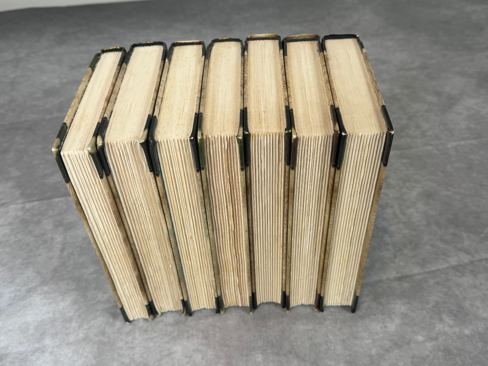 Lot 7 – Hardcover Set of The Edge Chronicles 1-7 Paul Stewart Chris Riddell Lot