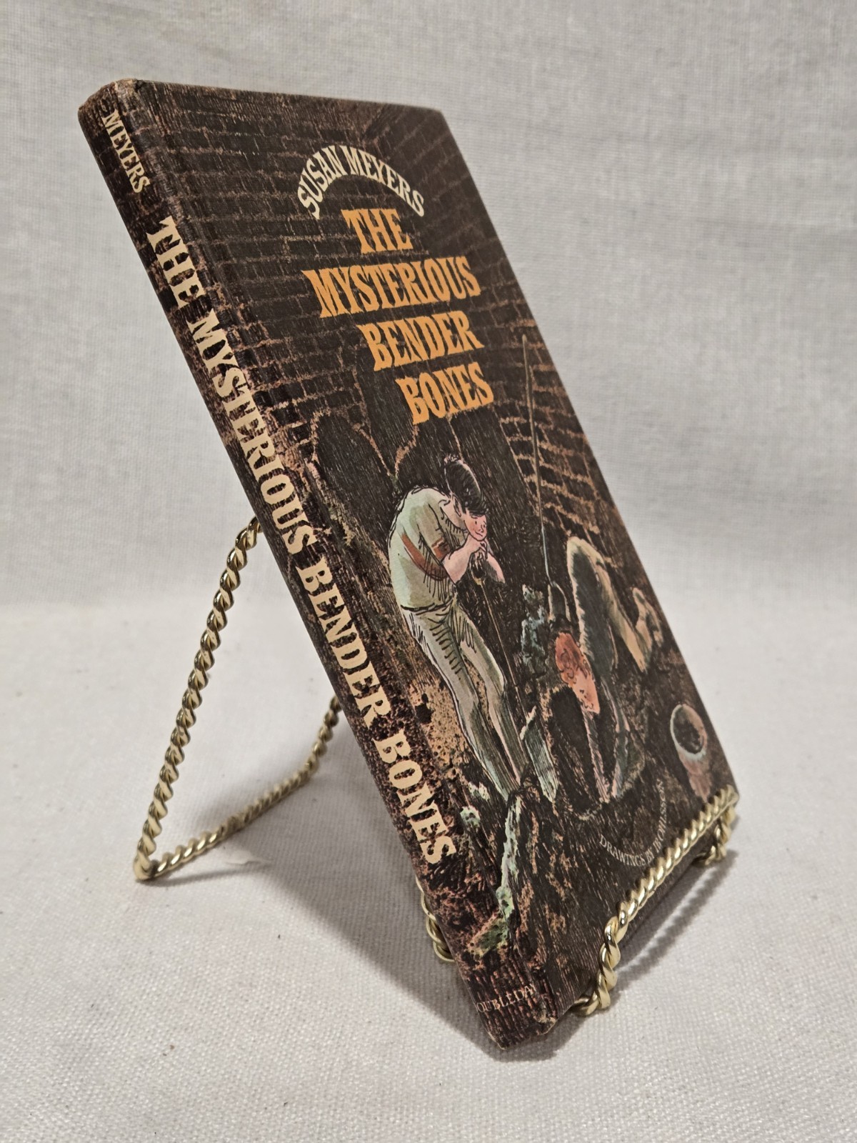 The Mysterious Bender Bones Hard Cover Book By Susan Meyers Pre Owned