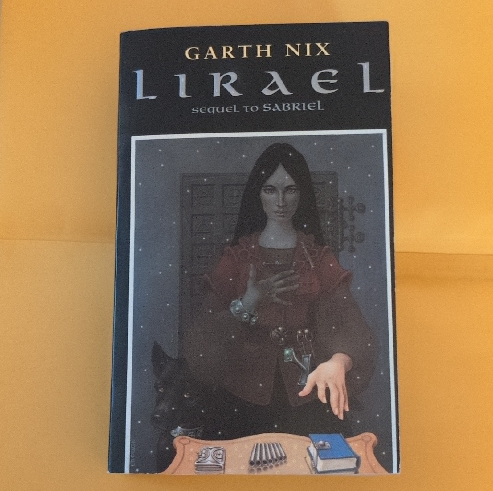 Lirael by Garth Nix Paperback Fantasy Novel HarperTrophy Old Kingdom Series