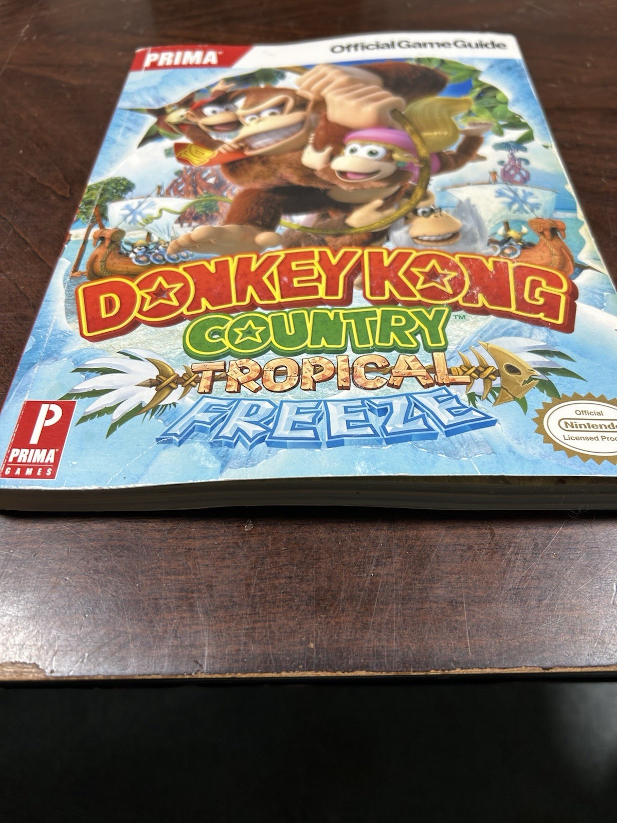 Donkey Kong Country: Tropical Freeze : Prima Official Game Guide by Prima Games