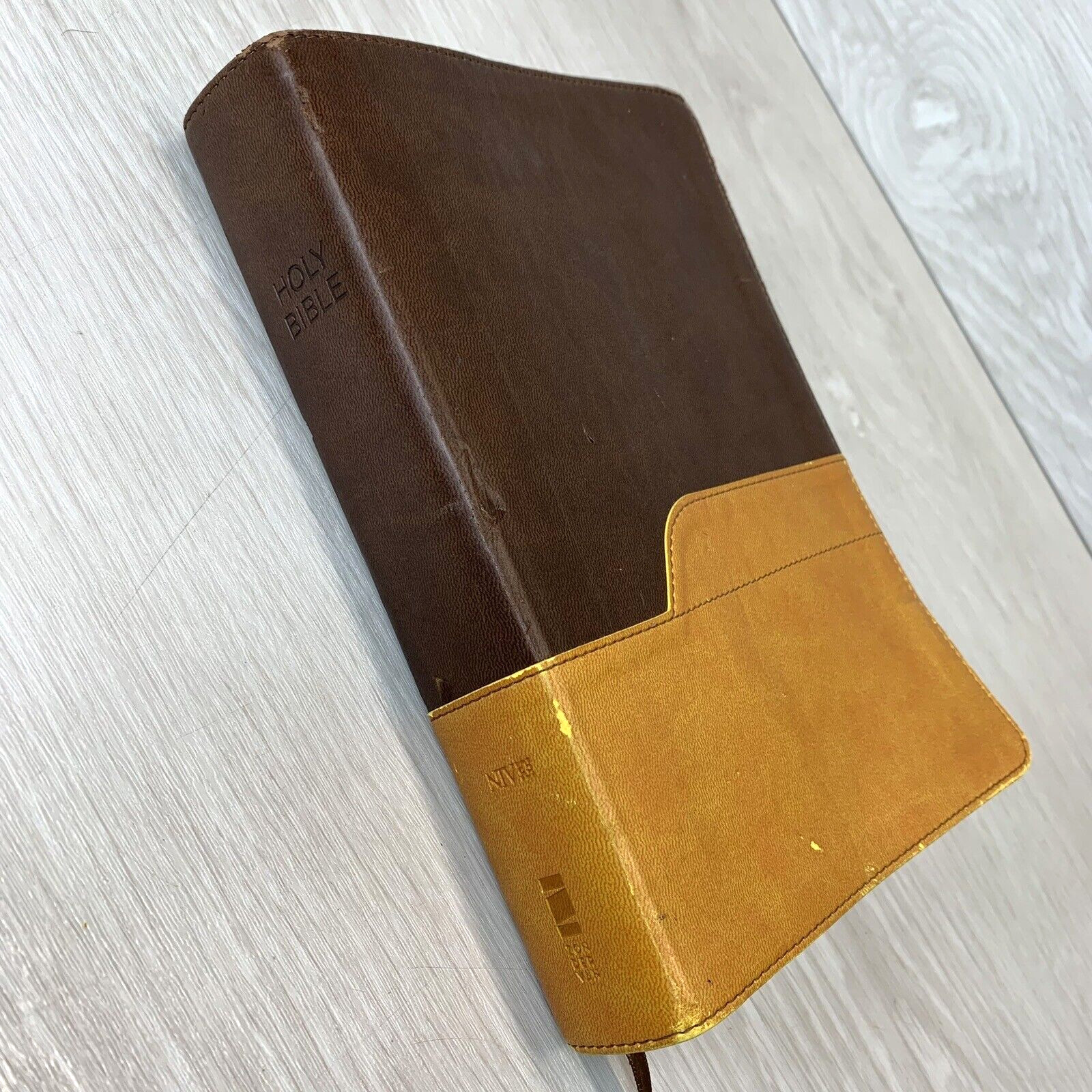 NIV Holy Bible Large Print Chocolate/Amber Duo Tone Brown Leather Cover