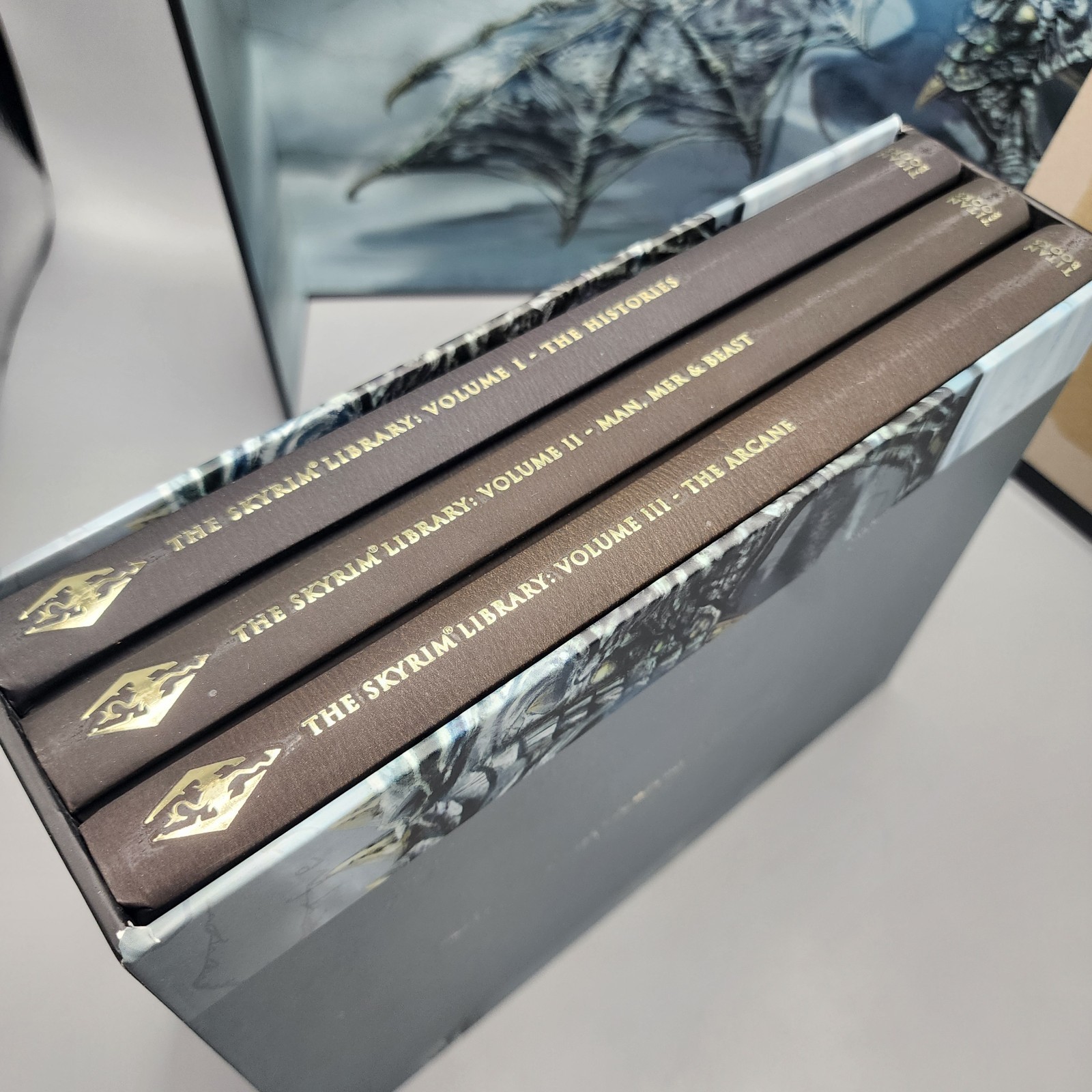 The Skyrim Library – Volumes I, II & III (Box Set) Pre-owned – Read
