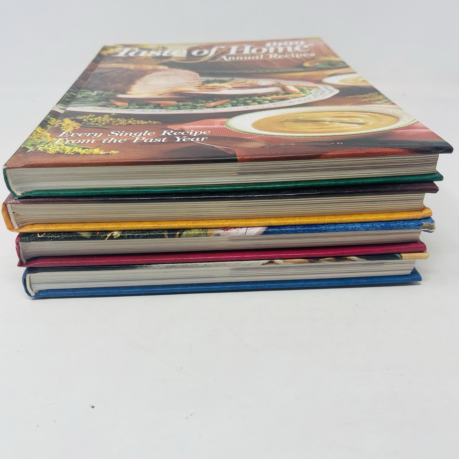 Lot of 4 Taste of Home Annual Recipes Cookbooks 1999-2002 HC Vintage