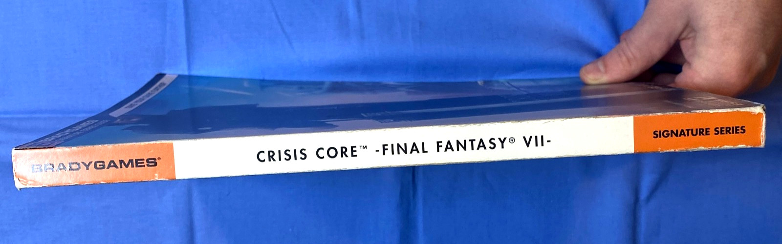 Crisis Core Final Fantasy VII Signature Series Strategy Guide with foldout