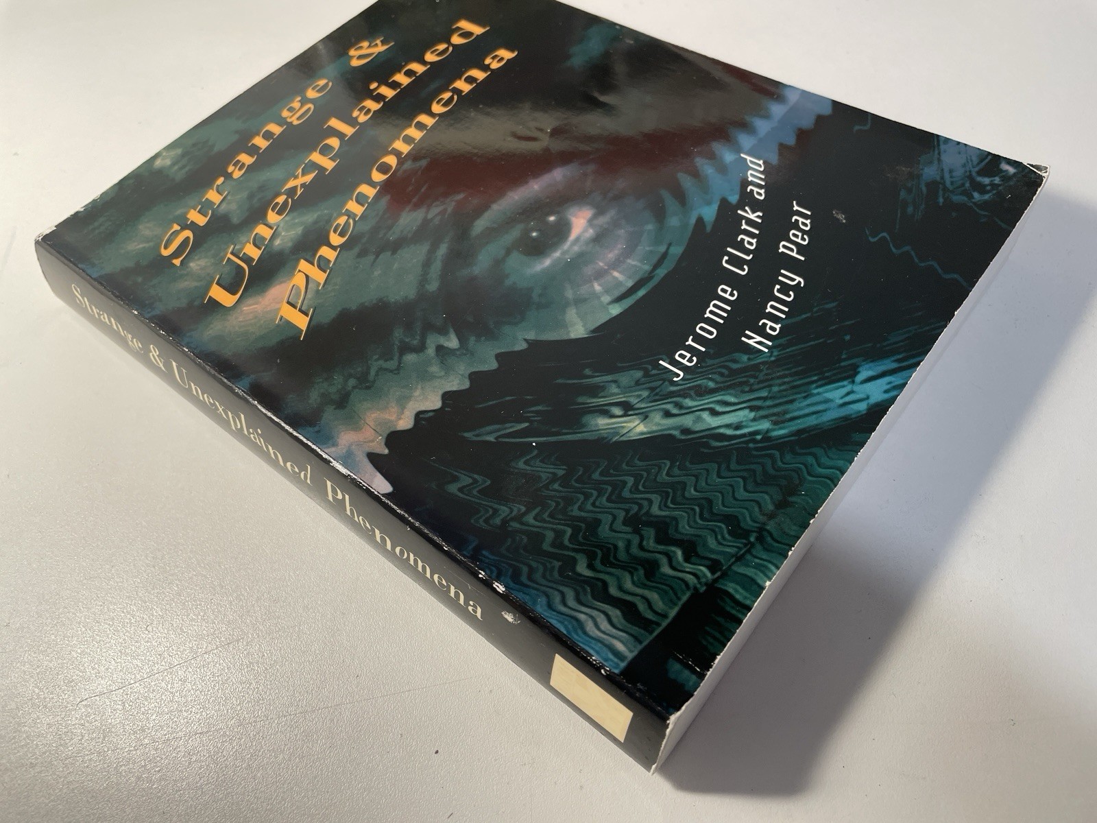 Strange and Unexplained Phenomena – Paperback By Jerome Clark 1997- Excellent