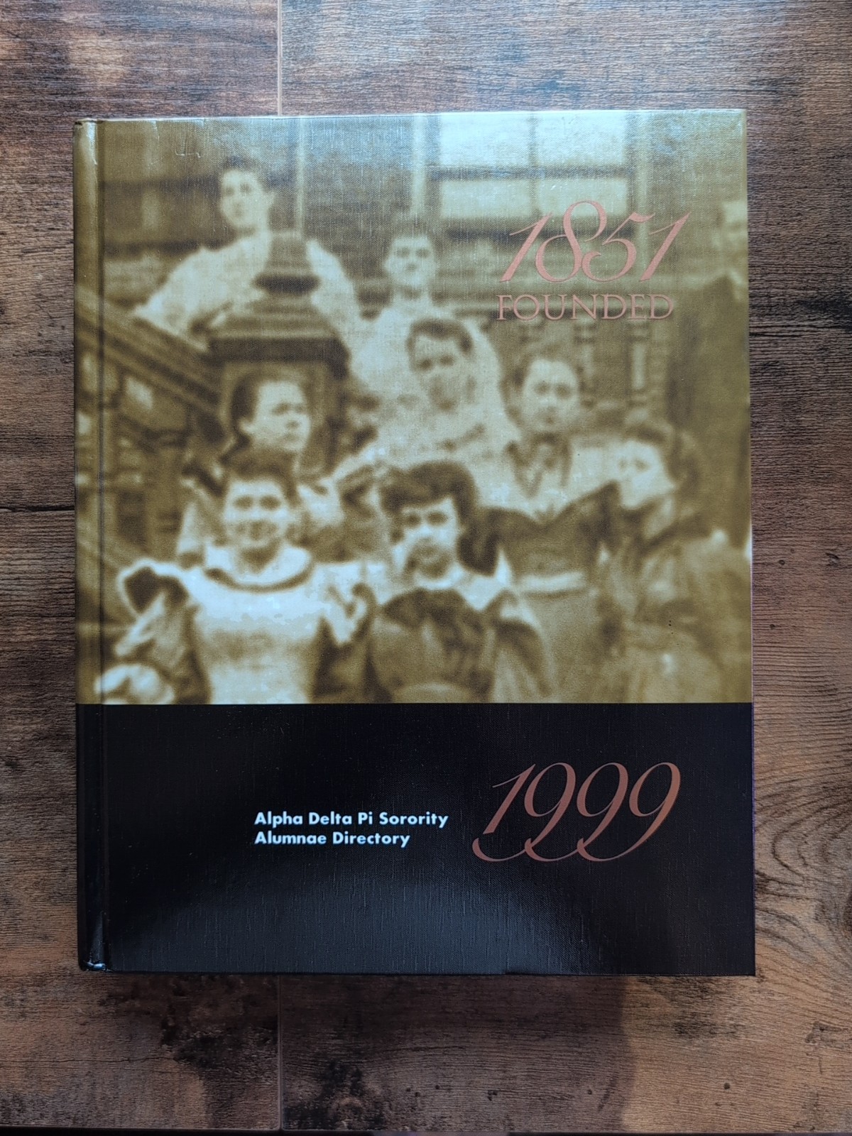 Alpha Delta Pi, Alumnae Directory, 1999 – Hardback, Excellent