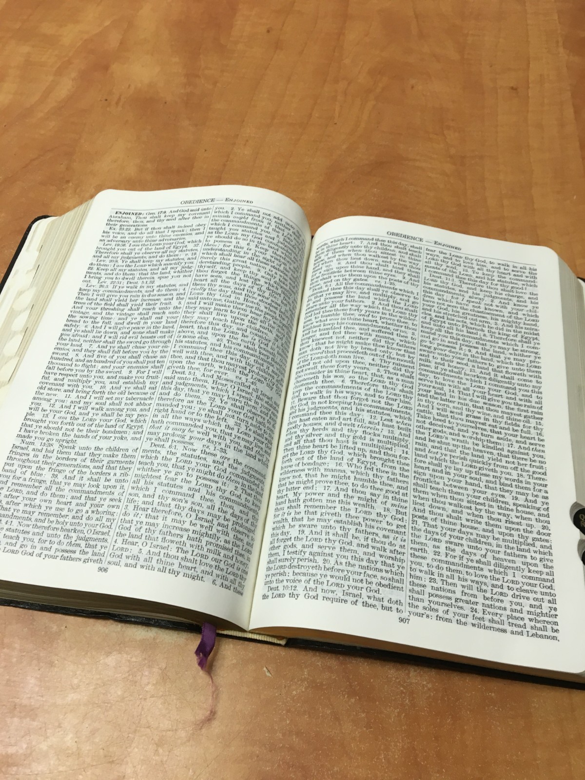 Nave’s Topical Bible Thumb-Indexed Southwestern 1962 Black Imitation Leather AEG
