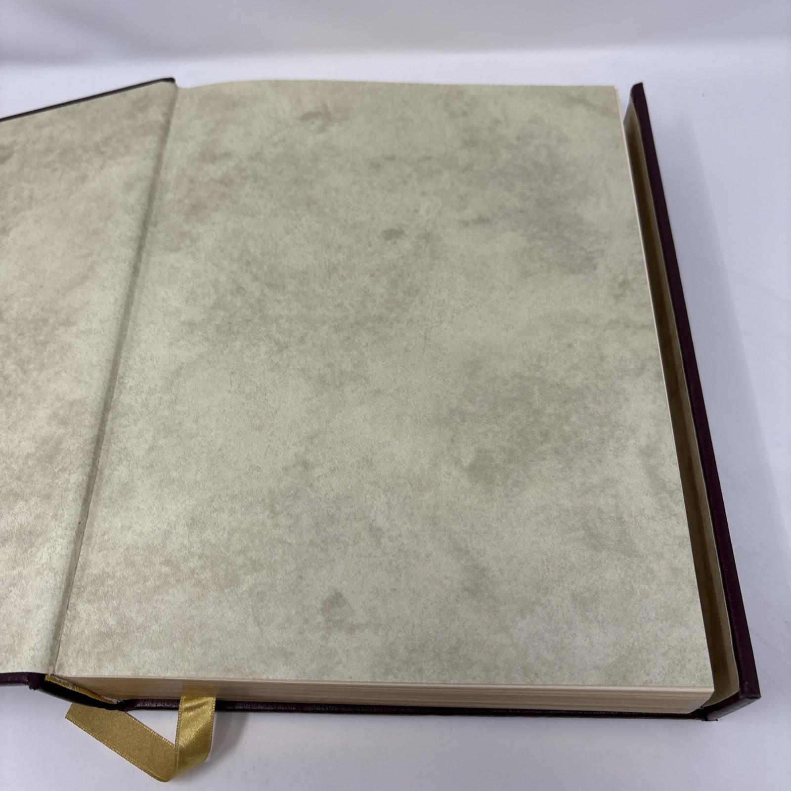 Vintage Holy Bible Illuminated Family Edition Full Color Lionheart Gold Gilted