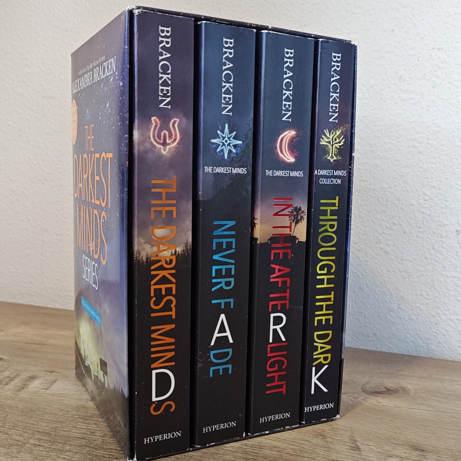 Alexandra Bracken The Darkest Minds Series Box Set YA 4 Books Black Dystopian
