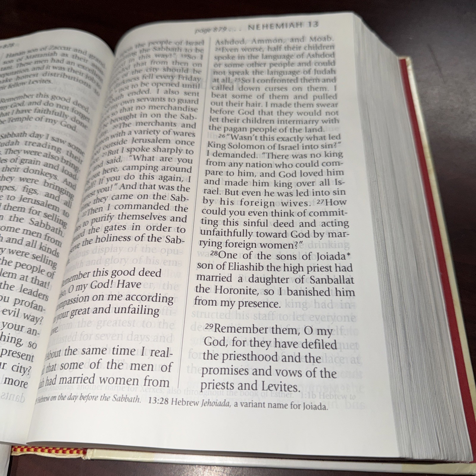 New Living Translation Bible (Giant Print) – Hardcover By Tyndale – GOOD