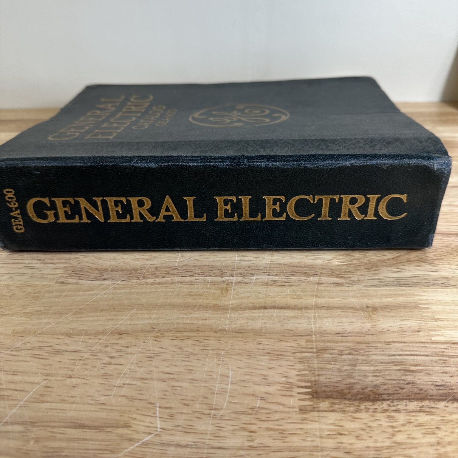 General Electric Catalog GEA-600 1928 Vintage Industrial Illustrated GE