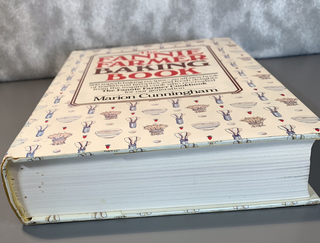Fannie Farmers Baking Book, hardcover, Marion Cunningham 1984 600 pages (429)