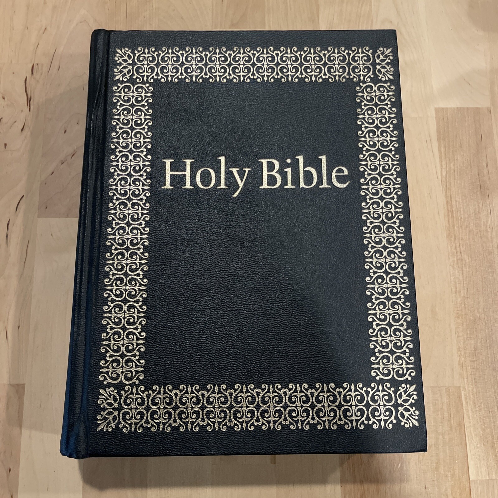 HOLY BIBLE 1970 King James Vintage HOLMAN Large Print Family Bible Illustrated