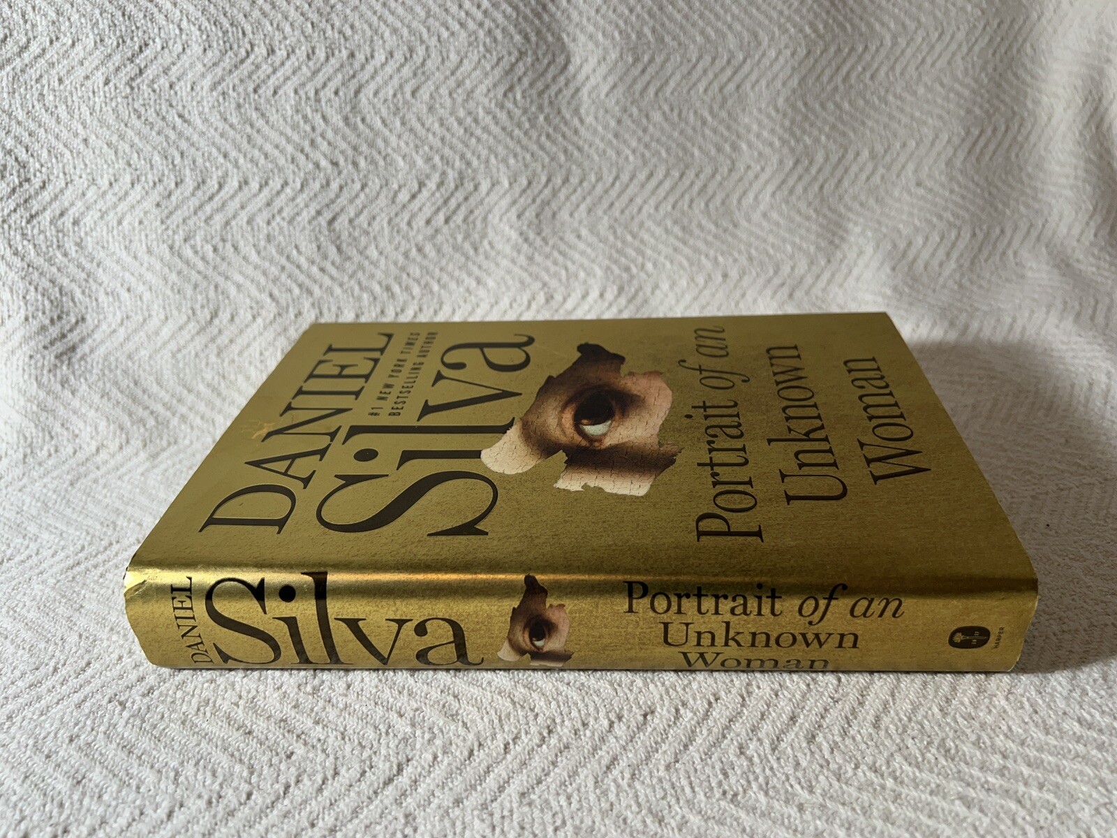 Portrait of an Unknown Woman: A Novel (Gabriel Allon, 22) by Silva, Daniel