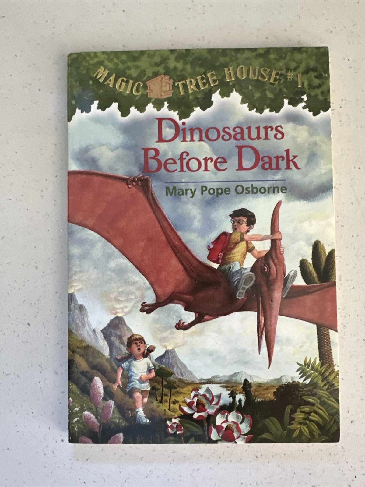 Dinosaurs Before Dark by Mary Pope Osborne (1992, Digest Paperback)