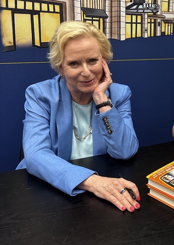 EVE PLUMB SIGNED Happiness Included: Jan Brady + Dawn: Teenage Runaway DVD FREE!