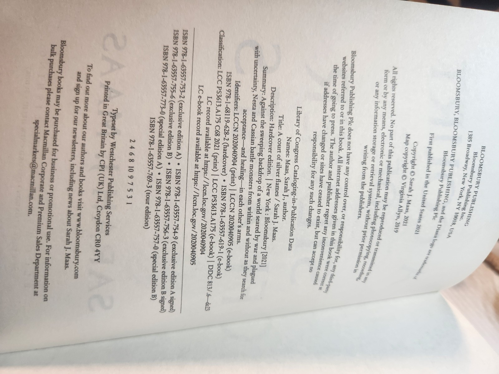 a cort of thorns and roses set