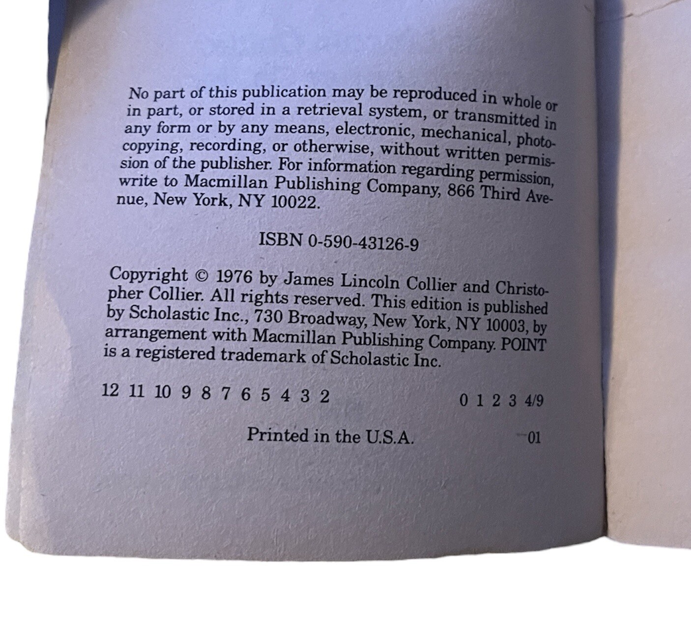 The Bloody Country by James Lincoln Collier and Christopher Collier (PBK, 1976)