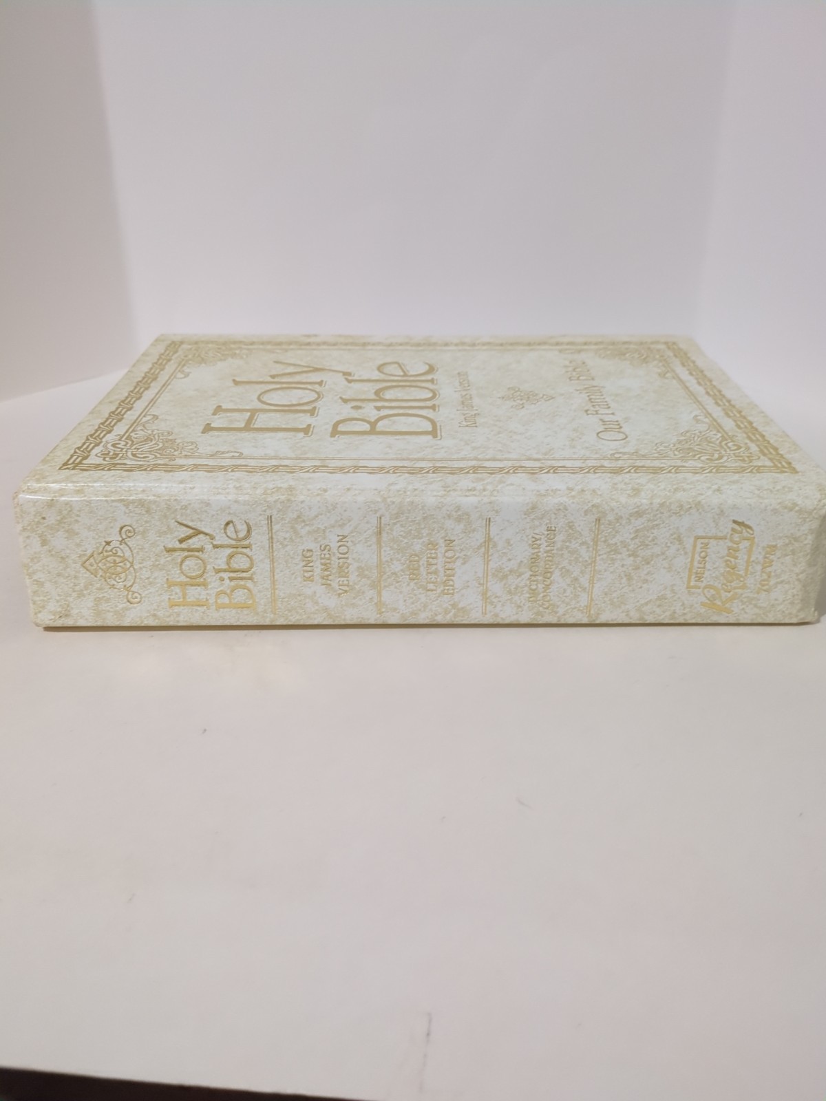 Vintage Holy Bible King James Version “Our Family Bible” 1971 White & Gold 11.5”
