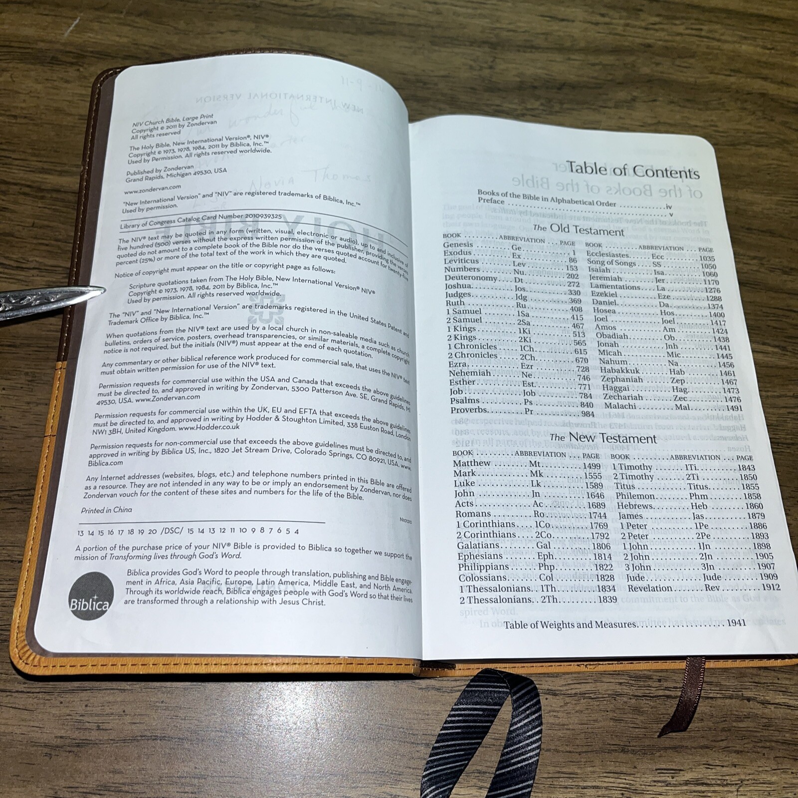 LARGE PRINT Zondervan NIV Church Bible 2011 Italian Duo-Tone Brown / Tan CLEAN