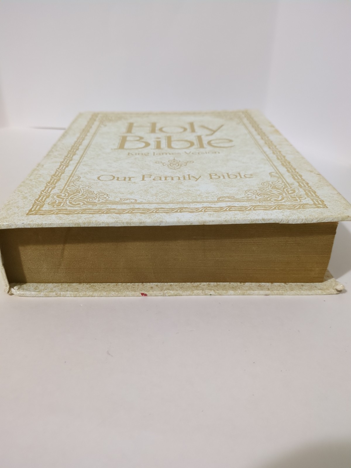 Vintage Holy Bible King James Version “Our Family Bible” 1971 White & Gold 11.5”
